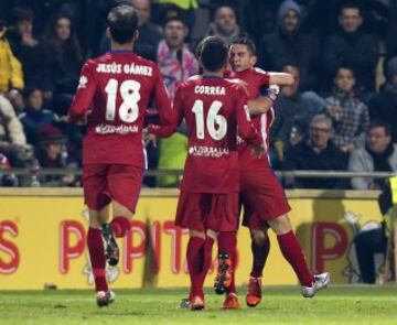 Los jugadores celebran el 1-2 de Saúl. 