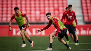 Tachi durante un entrenamiento del Mirandés.