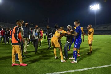 Cruz Azul y Tigres se olvidaron de la sana distancia en la 'Copa por México'