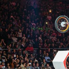 Toni Bou vuelve a ser el 'rey' de Barcelona y más líder