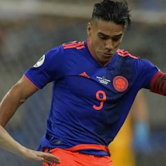 Messi: "Falcao es fascinante, un delantero completo"