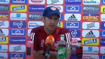 Arturo Reyes dice que no se va de Junior