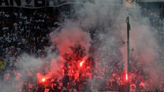 La desafiante señal de un grupo de hinchas de Colo Colo en Macul