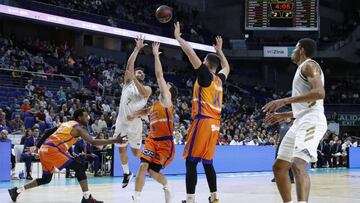 06/01/20 LIGA ENDESA ACB BALONCESTO REAL MADRID VALENCIA BASKET
 
 FOTO DE ACBMEDIA
 