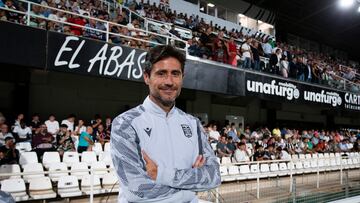 Víctor Sánchez, en la previa ante la SD Eibar, su último partido como entrenador albinegro.