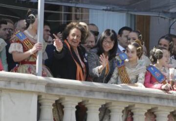 Rita Barberá junto a la presidenta del Valencia LayHoon en las Fallas 2015.