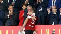 06/05/23 PARTIDO FINAL COPA DEL REY 2023
REAL MADRID - OSASUNA 
ENTREGA DE TROFEOS LUIS SABALZA PRESIDENTE DAVID GARCIA 