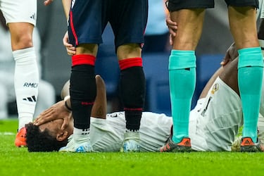 El jugador del Real Madrid nacido en Osasco llora desconsoladamente tras lesionarse en el partido.