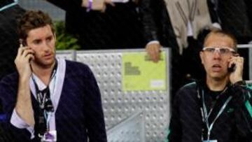 <b>EN LA PUJA: MADRID Y CAJA LABORAL. </b>También el Madrid y el Caja Laboral podrían estar interesados aunque, al igual que Ricky, Rudy es imagen de Nike, rival de la marca que patrocina al Madrid (Adidas). En el Masters de Madrid, Rudy estuvo marcado por Jordi Robert Tuts, agente de Nike (en la foto).