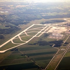 Destierran pueblos enteros para construir “el aeropuerto más grande del mundo” y dejan que se pudra hasta su demolición