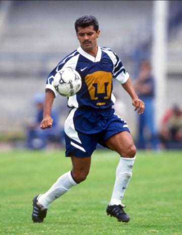 Delantero de con una clase exquisita, misma que todos sus excompañeros subrayan, es el quinto máximo goleador con 101 tantos.