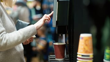 Lo que ha visto en una máquina de café hará que se te quiten las ganas de uno