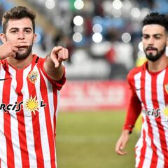 El Espanyol sigue a Luis Rioja, extremo izquierda del Almería