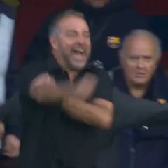 Flick, expulsado, acaba a corte de mangas limpio