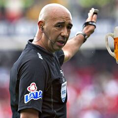 Mauricio Morales no habría estado en el VAR por irse de fiesta