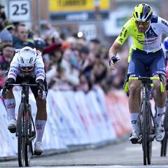 Rex gana tras una larga espera en el enfado del favorito De Lie