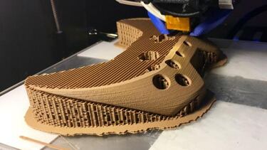 Así es el mando de Xbox One construido con madera