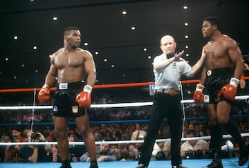 El 22 de noviembre de 1986, con 20 años de edad, Tyson se convirtió en el más joven campeón de los pesos pesados tras derrotar a Trevor Berbick. 