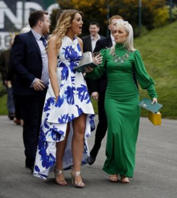 Grand National: Ladies' Day elegance from Aintree