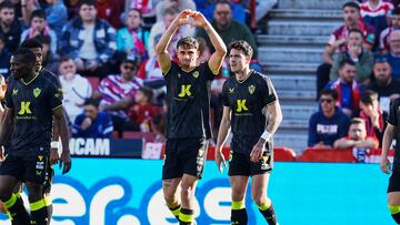 Pubill celebra el 0-1 ante el Granada.