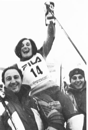 Gan en eslalon en el Campeonato del Mundo de 1987 celebrado en Sestriere, Italia. Celebr la victoria con su hermano, el tambin esquiador, Paco Fernndez Ochoa (en la foto).