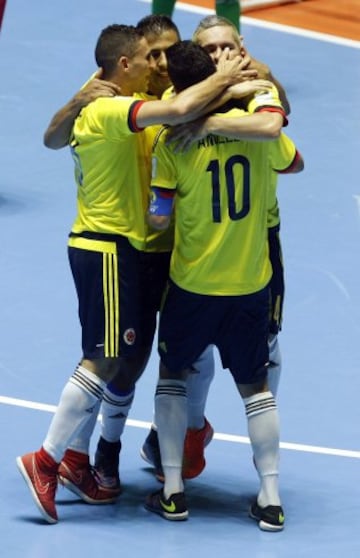 Colombia termina la fase de grupos con una victoria en el Coliseo del Pueblo de Cali que lo clasifica a los octavos de final del Mundial.