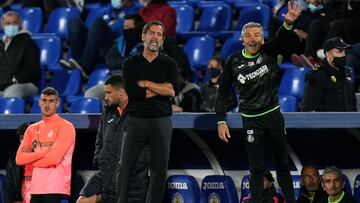 Quique y Cubillo durante el Getafe-Celta de jugado en el Coliseum.