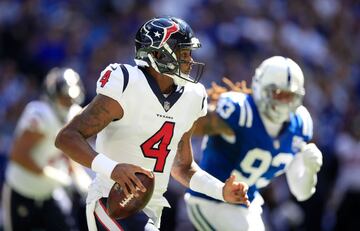 El quarterback de los Texans lideró a Houston a la victoria en campo ajeno. (31.10)