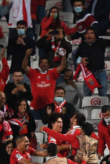 3-0. Darwin Núnez celebra el tercer gol que marca de penalti.