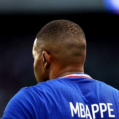 Why can’t Real Madrid fans buy Mbappé No.9 jerseys just yet?