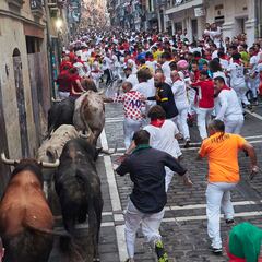 ¿Cuánto cuesta alquilar un balcón para ver las fiestas y los encierros de San Fermín?