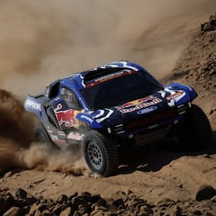 De Carlos Sainz a Laia Sanz: estos son los pilotos españoles que participarán en el Dakar 2026