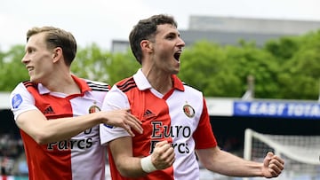 Con doblete, Santiago Giménez anota su gol 22 en Europa