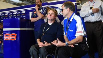 Rainey en el box de Lorenzo cuando corría para Yamaha.