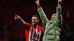 Atletico Madrid's Spanish midfielder #06 Koke (L) and Atletico Madrid's French forward #07 Antoine Griezmann celebrate their win at the end of the UEFA Champions League group E football match between Club Atletico de Madrid and Celtic at the Metropolitano stadium in Madrid on November 7, 2023. (Photo by OSCAR DEL POZO / AFP)