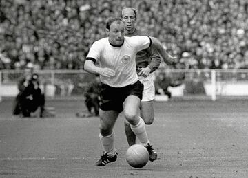 Es el tercer alemán en la historia con más partidos disputados con un total de 21. 