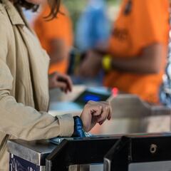 Lollapalooza 2022: cómo canjear mis pulseras y dónde las retiro