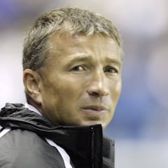 Petrescu ya amargó al Sevilla... y a Lopera: "Igual pongo un 7-2-1"