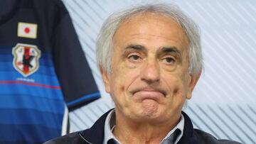 (FILES) This file picture taken on November 2, 2016 shows Japan football coach Vahid Halilhodzic answering questions during an interview in Tokyo.
 Japan has fired national football coach Vahid Halilhodzic just two months before the World Cup, after a ser