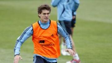 El ariete del Athletic es el preferido por los internautas para ser titular esta noche frente a Portugal.