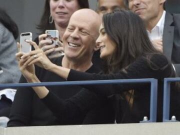 Bruce Willis junto a su esposa Emma Heming.