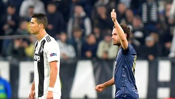 Soccer Football - Champions League - Group Stage - Group H - Juventus v Manchester United - Allianz Stadium, Turin, Italy - November 7, 2018 Manchester United's Juan Mata celebrates scoring their first goal as Juventus' Cristiano Ronaldo looks