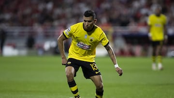 Athens' Mexican midfielder #13 Orbelin Pineda dribbles the ball during a first leg match of the UEFA Champions League play-off between Royal Antwerp FC and AEK Athens in Antwerp, on August 22, 2023. (Photo by KRISTOF VAN ACCOM / Belga / AFP) / Belgium OUT