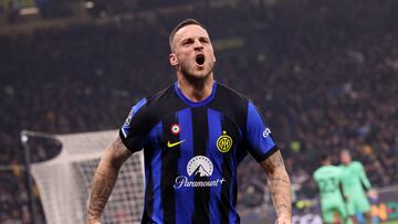 Soccer Football - Champions League - Round of 16 - First Leg - Inter Milan v Atletico Madrid - San Siro, Milan, Italy - February 20, 2024 Inter Milan's Marko Arnautovic celebrates scoring their first goal REUTERS/Claudia Greco