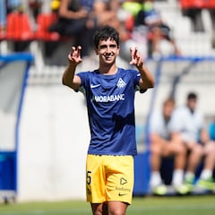 El Andorra remonta y se gusta ante Piqué