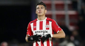 El defensa ya sabía lo que era coronarse en los Países Bajos con el AZ, pero también repitió con los Granjeros en 2016 y ése mismo año añadió una Supercopa más.