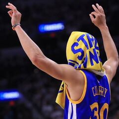 Los Warriors de Curry adelantan a los Bulls de Michael Jordan