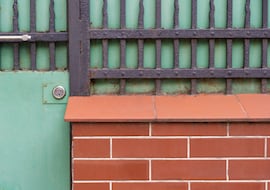 Adiós a las rejas: el nuevo sistema para proteger las casas que es más estético