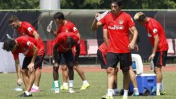 El Atlético se entrenó bajo un calor y humedad asfixiante.