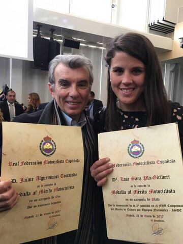 Jaime Alguersuari y Laia Sanz, con sus diplomas.